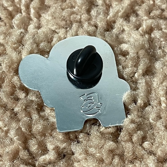 Amazon Pin - Picture 2 of 2